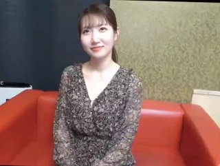 疯狂警告【喷火小仙女】，顶级潮喷~不撸两发对不起她喷，挺漂亮，没想到水量也这么大，刺激
