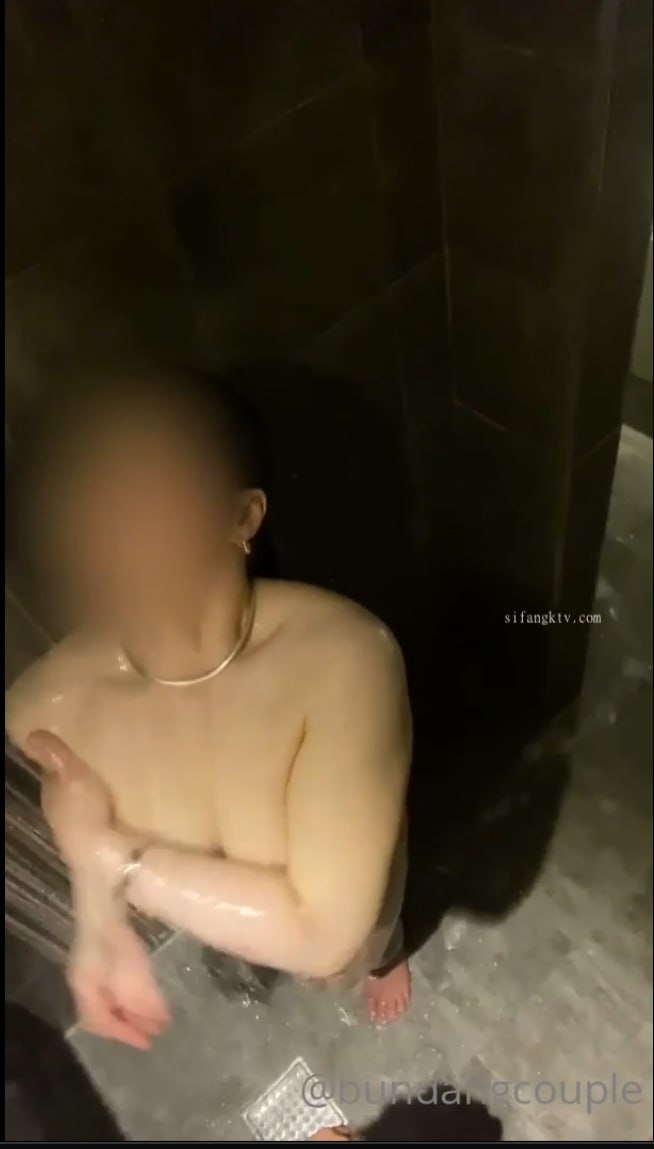 DASS-248在男士美容院让我中出的痴女姐姐是恋爱营业chu 斋藤亚美里